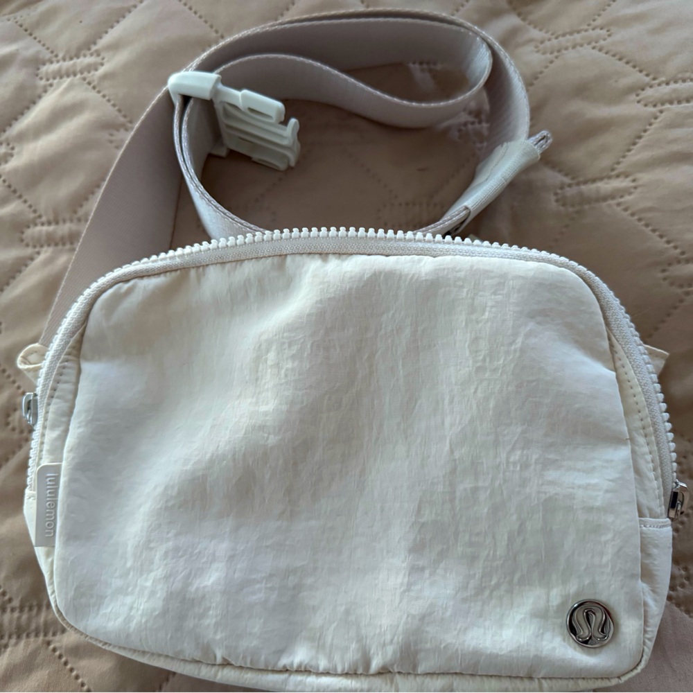 Lululemon Everywhere Belt Bag Large